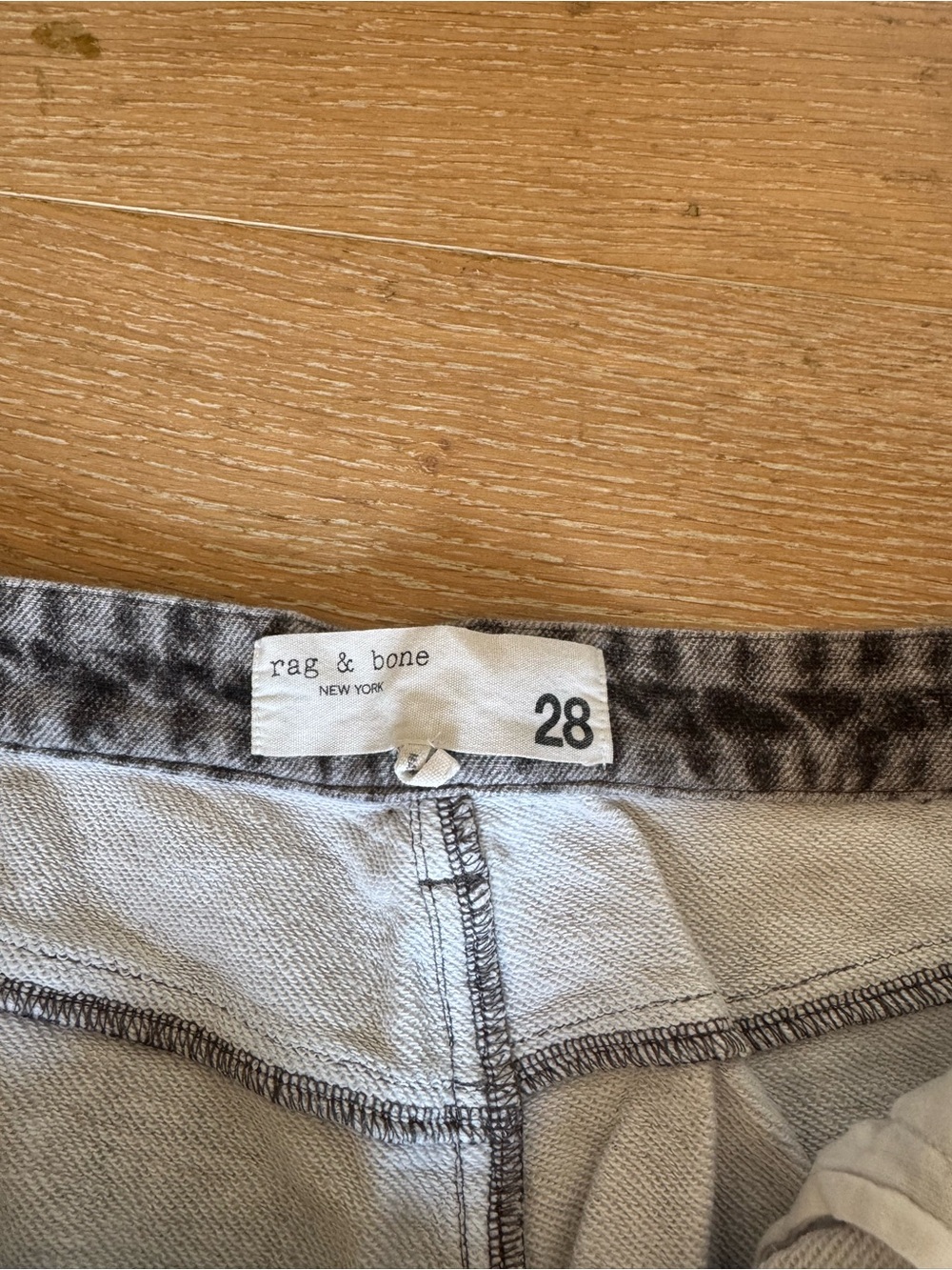 rag & bone Women’s Relaxed Jeans in Gray / Black Wash